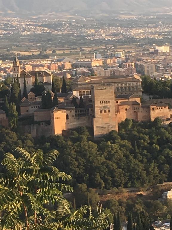 Apartamentos Turisticos Grx Granada Eksteriør billede